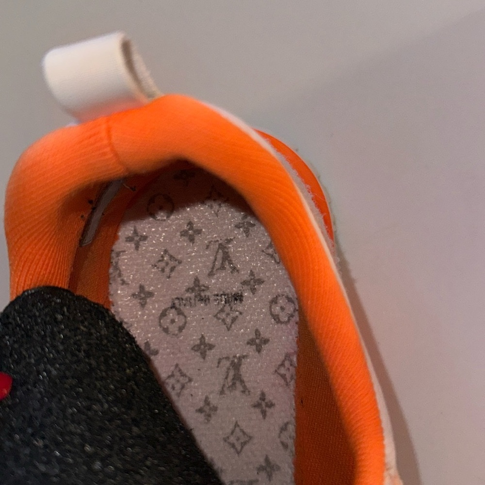Pre-owned  Authentic Men's Louis Vuitton V.N.R. Sneaker - Picture 9 of 14